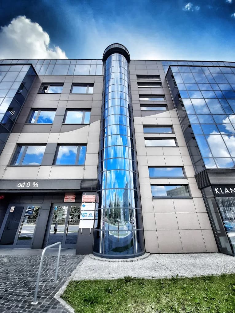 Budynek AQUA w Kielcach - siedziba kancelarii adwokackiej przy Al. IX Wieków Kielc 4